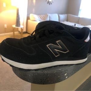 New Balance 311 Black & Rose Gold worn only 2 times. Size 8